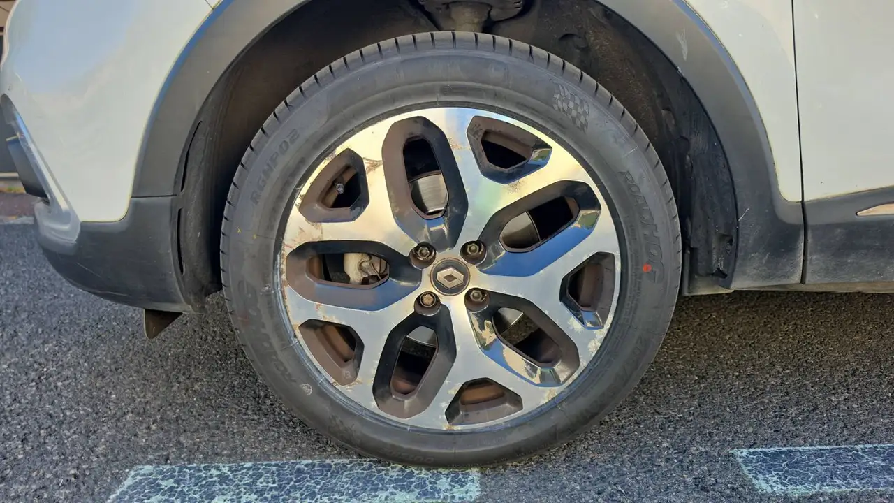 Renault Captur — photo 18