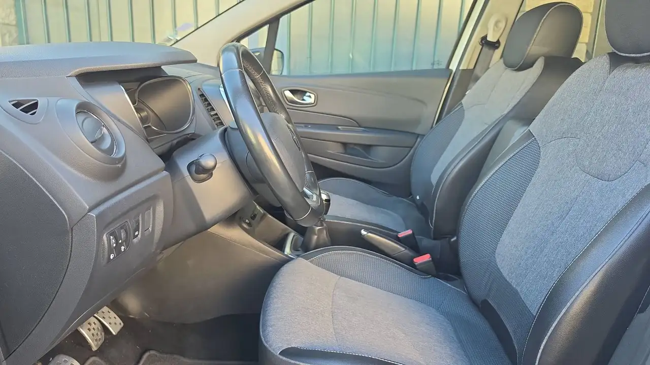 Renault Captur — photo 26
