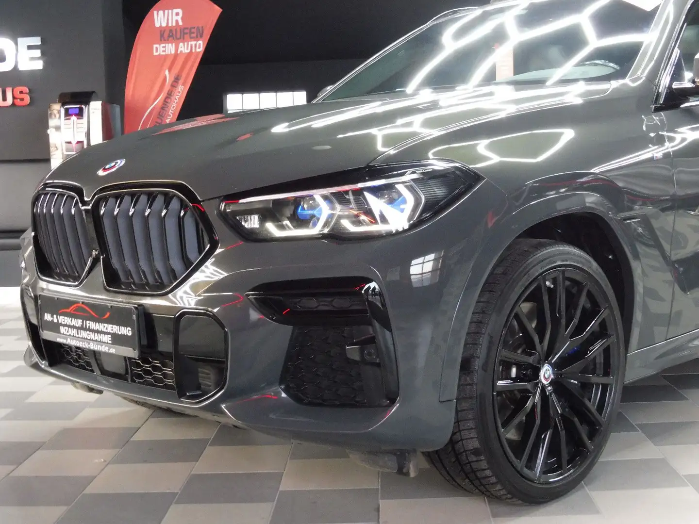 BMW X6 xDrive 40d M Sport Pano/360°Kam/Massage/H&K Grau - 1