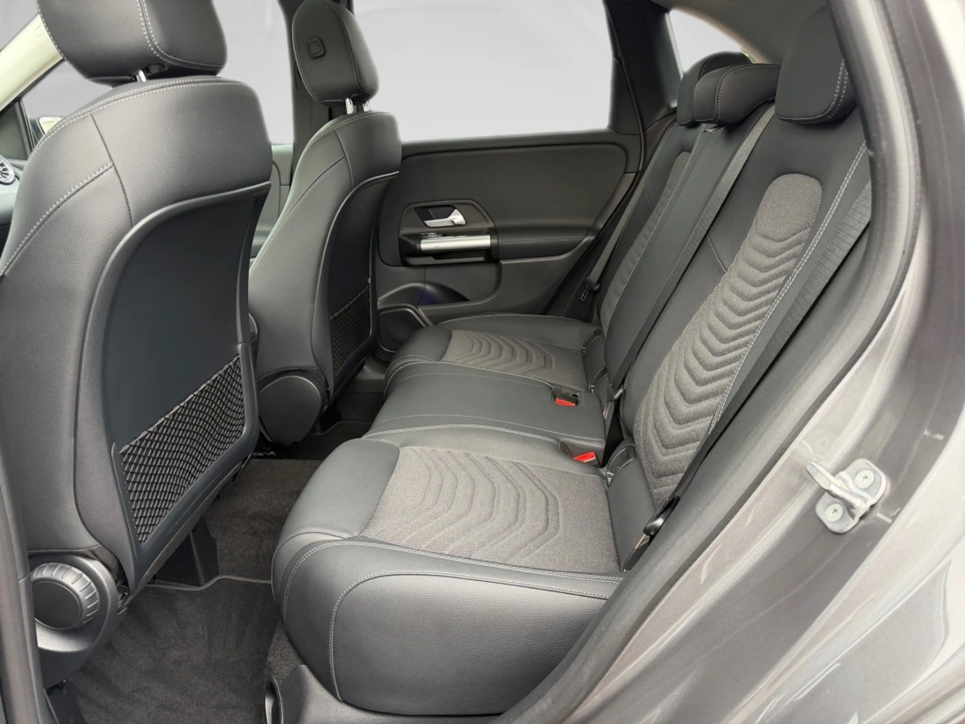 Mercedes-Benz B 200 PROGRESSIVE KAMERA PANO AHK ADVANCED PLUS — photo 10