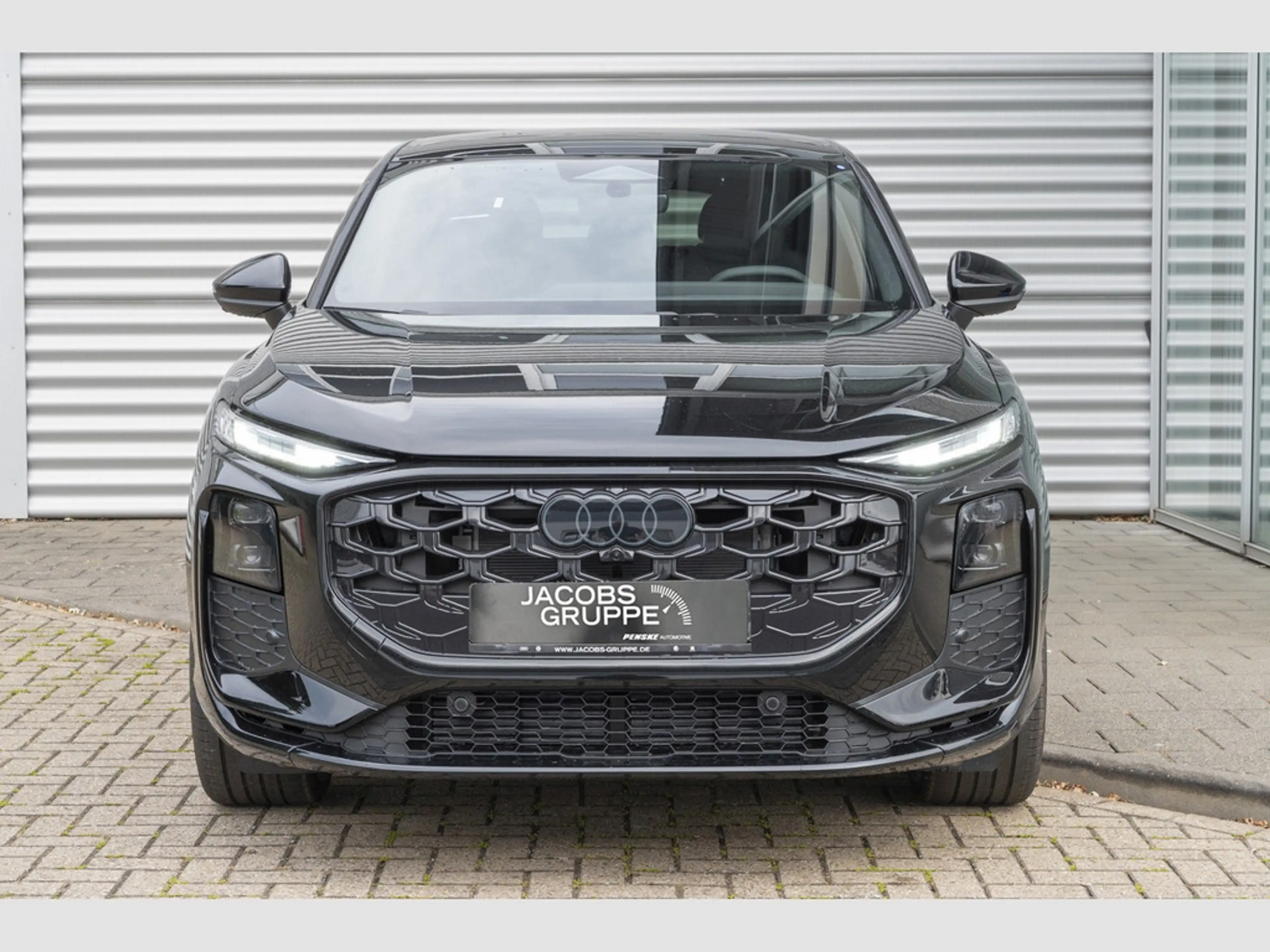 Audi Q3 Sportback S line quattro 'MatrixLED|Panoramad|AHK|TechPro — photo 2