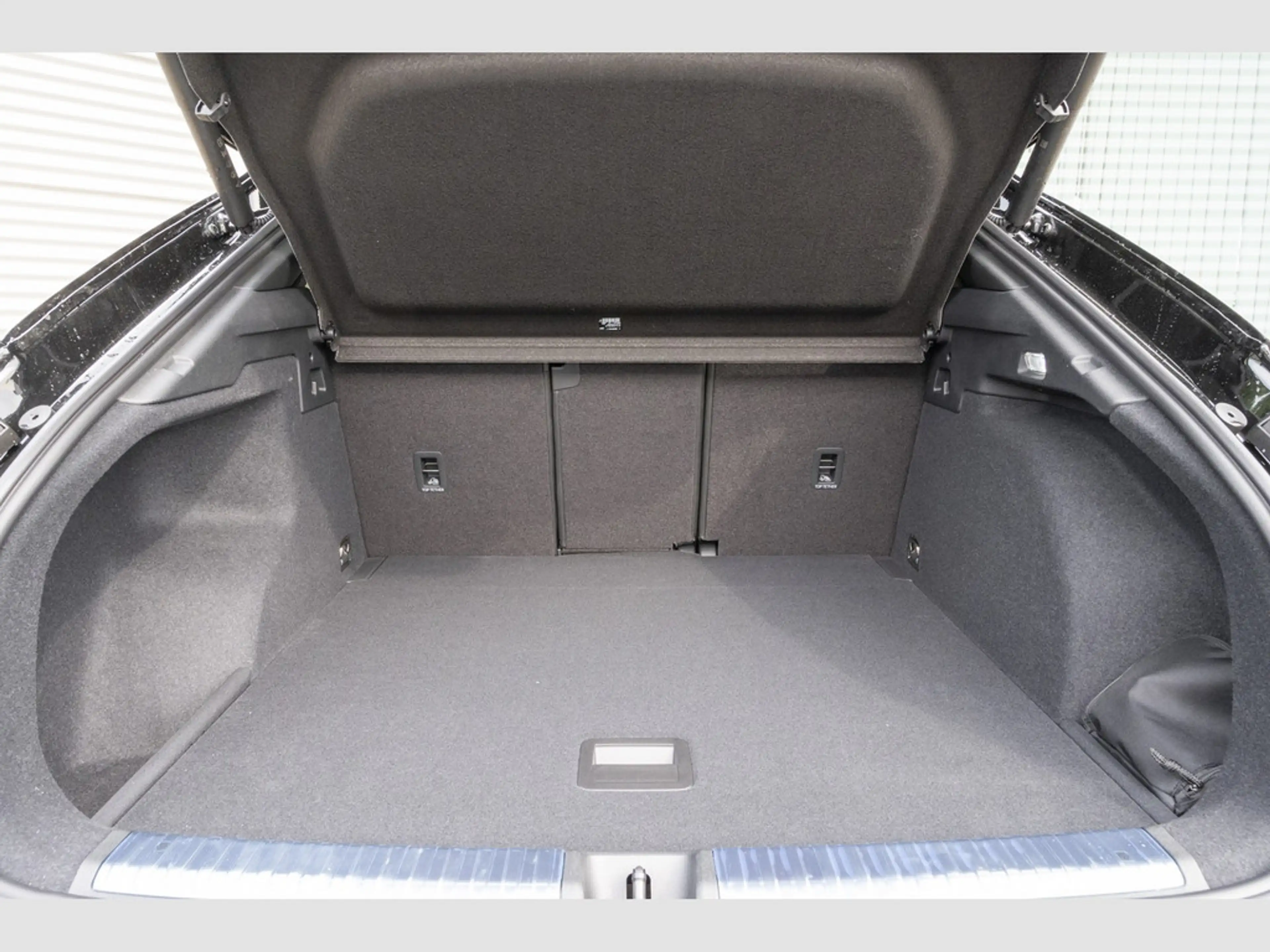 Audi Q3 Sportback S line quattro 'MatrixLED|Panoramad|AHK|TechPro — photo 6