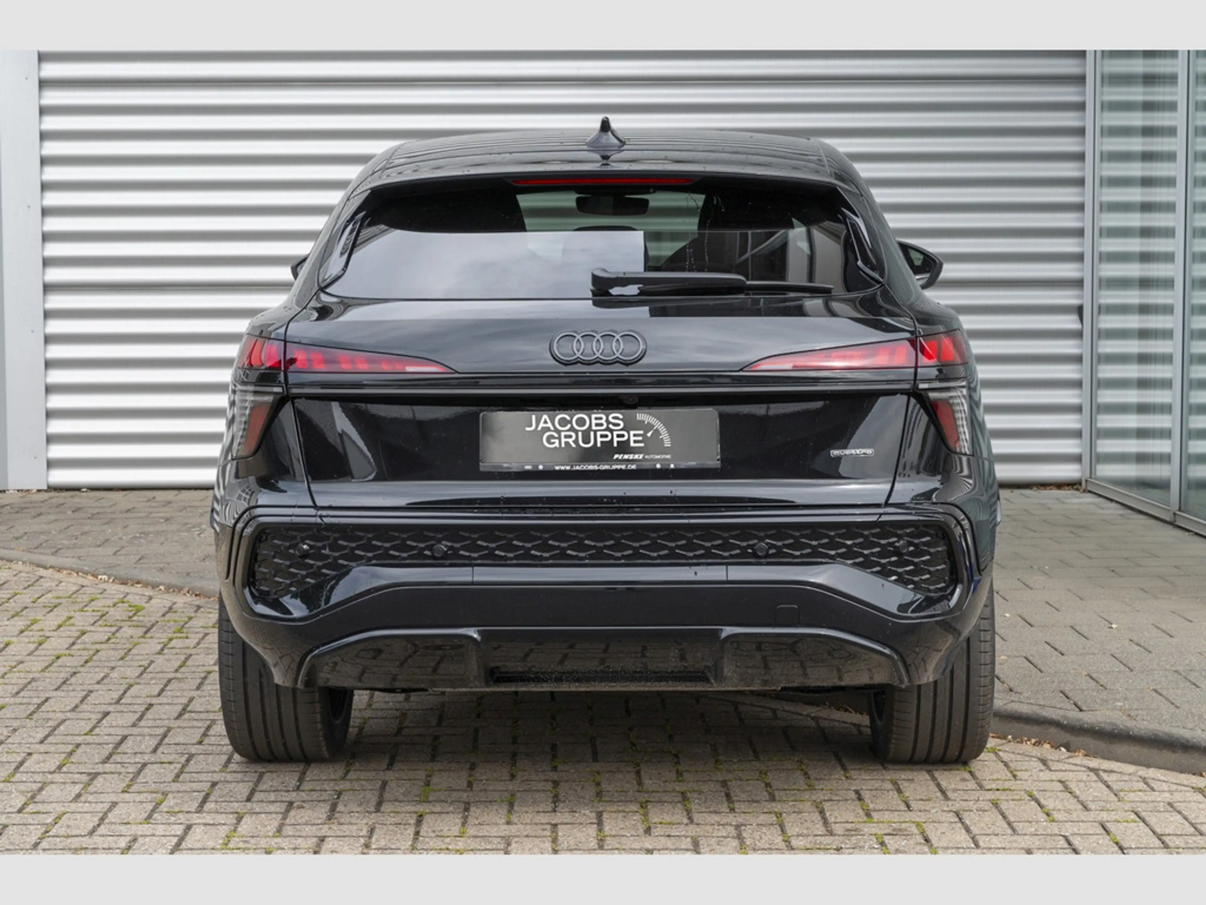 Audi Q3 Sportback S line quattro 'MatrixLED|Panoramad|AHK|TechPro — photo 4