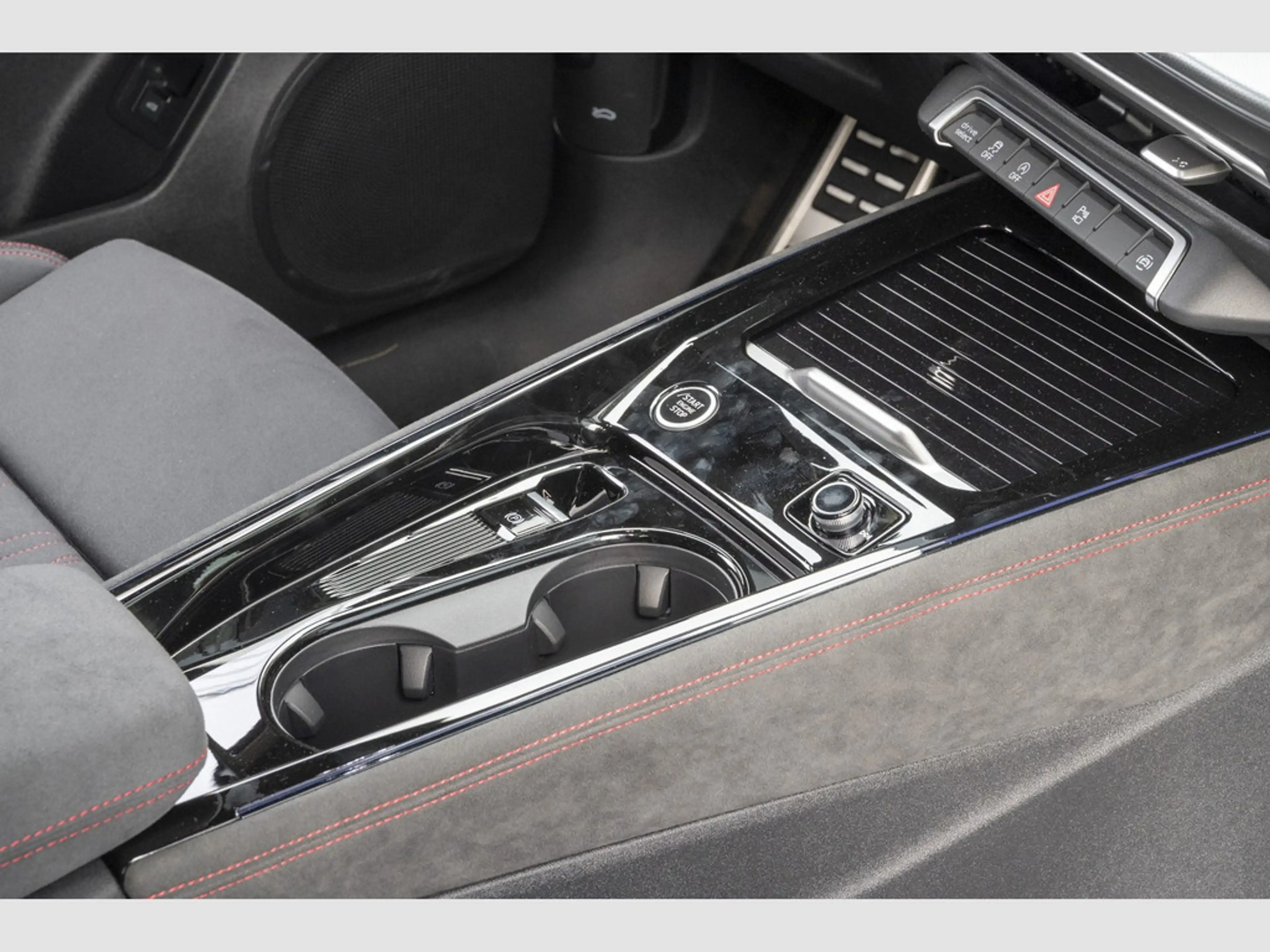 Audi Q3 Sportback S line quattro 'MatrixLED|Panoramad|AHK|TechPro — photo 9