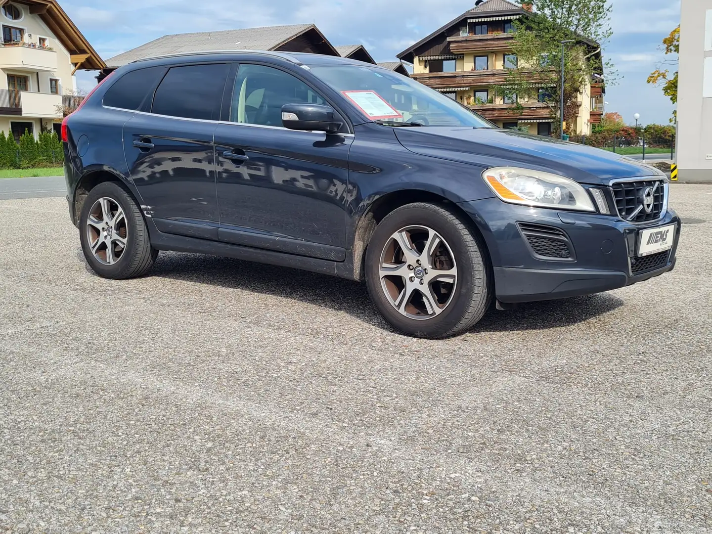 Volvo XC60 AWD *PICKERL*KAMERA*NAVI*ALLRAD* Grau - 2