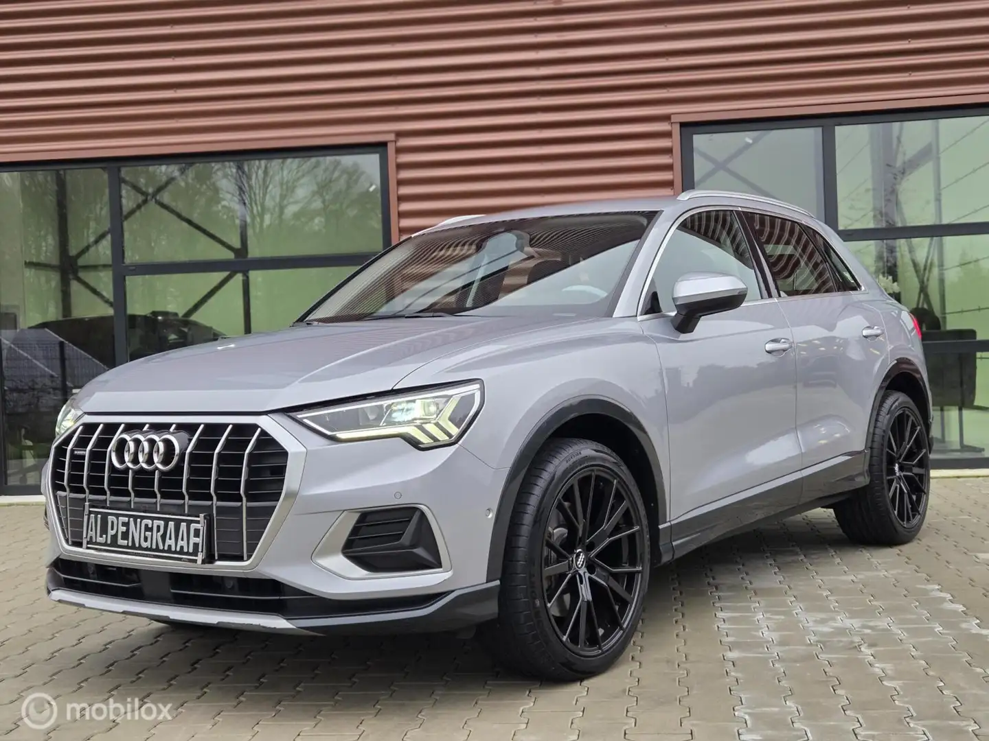 Audi Q3 45 TFSI quattro Pro Line 230PK |Led|Leer|Camera|Vi Grijs - 2