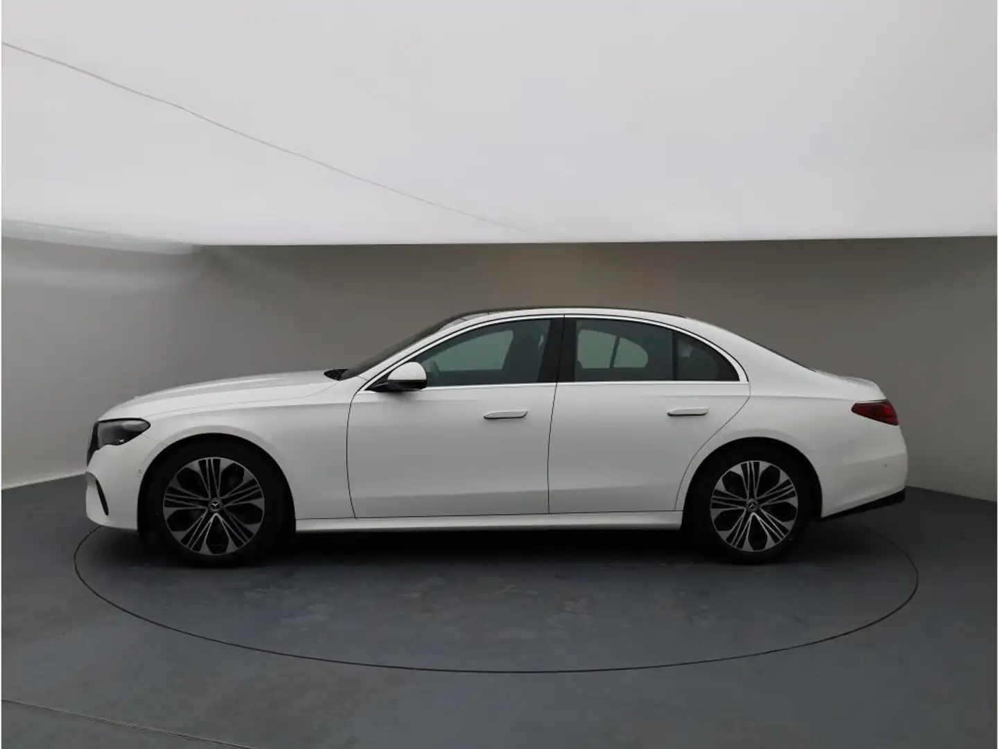 Mercedes-Benz E 220 d  Avantgarde Pano 19Z Distronic Totw Weiß - 2