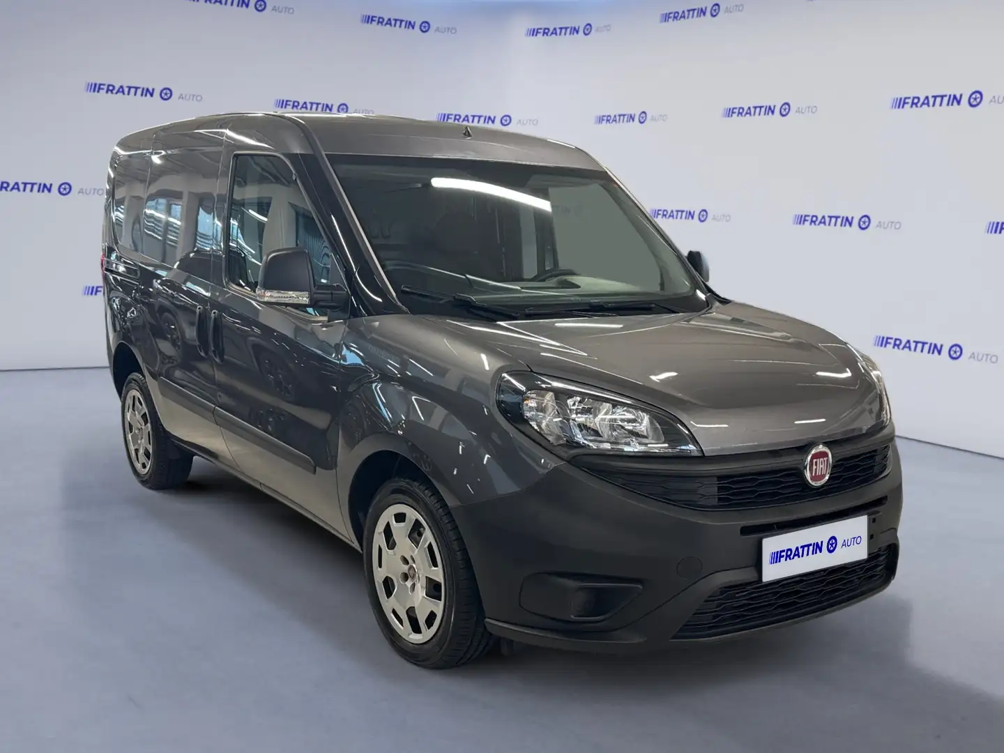 Fiat Doblo 1.6 MJT 120CV S&S PC-TN Cargo Lounge Grau - 2