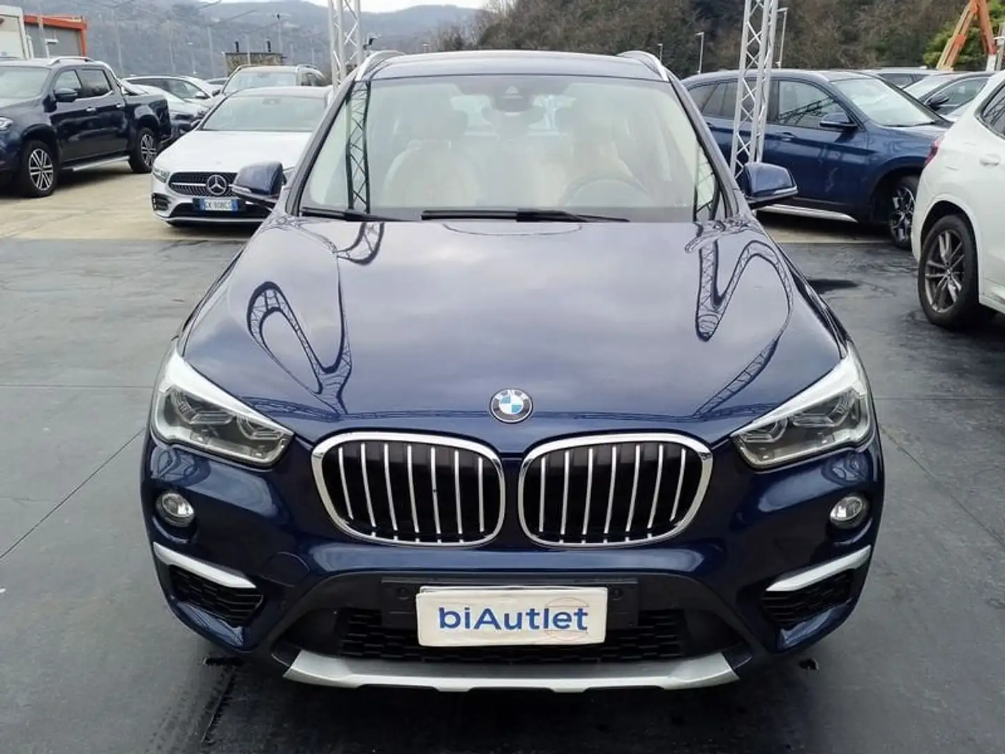 BMW X1 xdrive18d xLine Bleu - 2