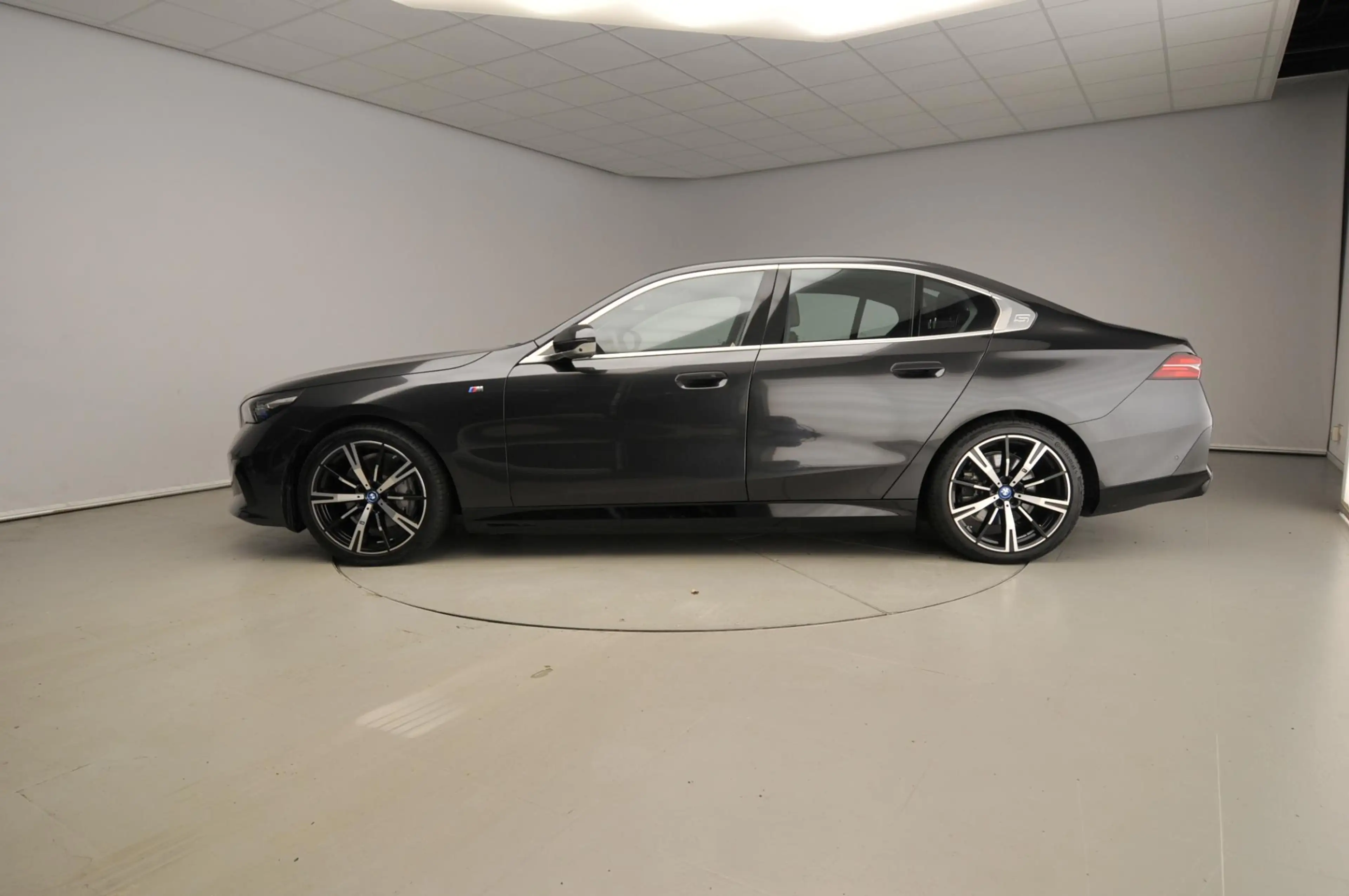 BMW i5 Sedan eDrive40 | M-Sportpakket | LED | HUD | Activ — photo 5