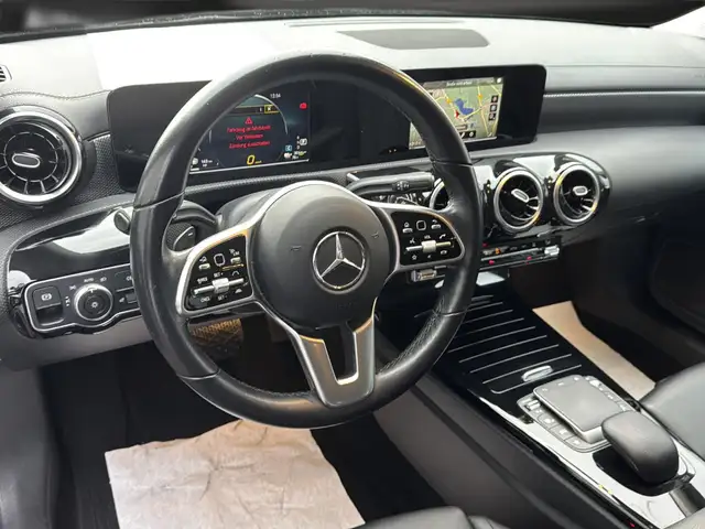 Mercedes-Benz Cla view 13