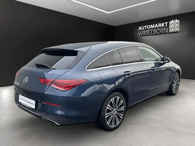 Mercedes-Benz Cla view 3