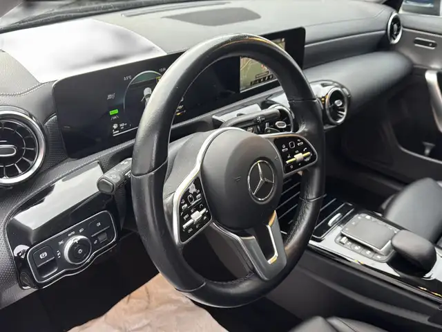 Mercedes-Benz Cla view 14