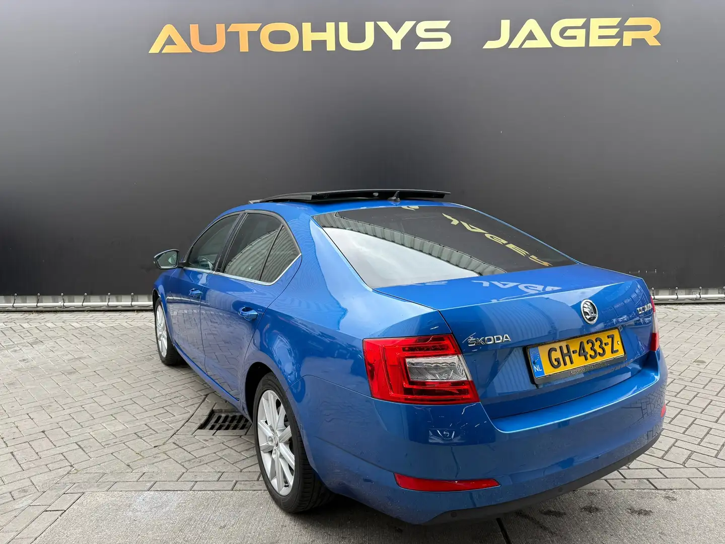 Skoda Octavia 1.4 TSI Greentech Elegance Businessline|Schuifdak| Blauw - 2