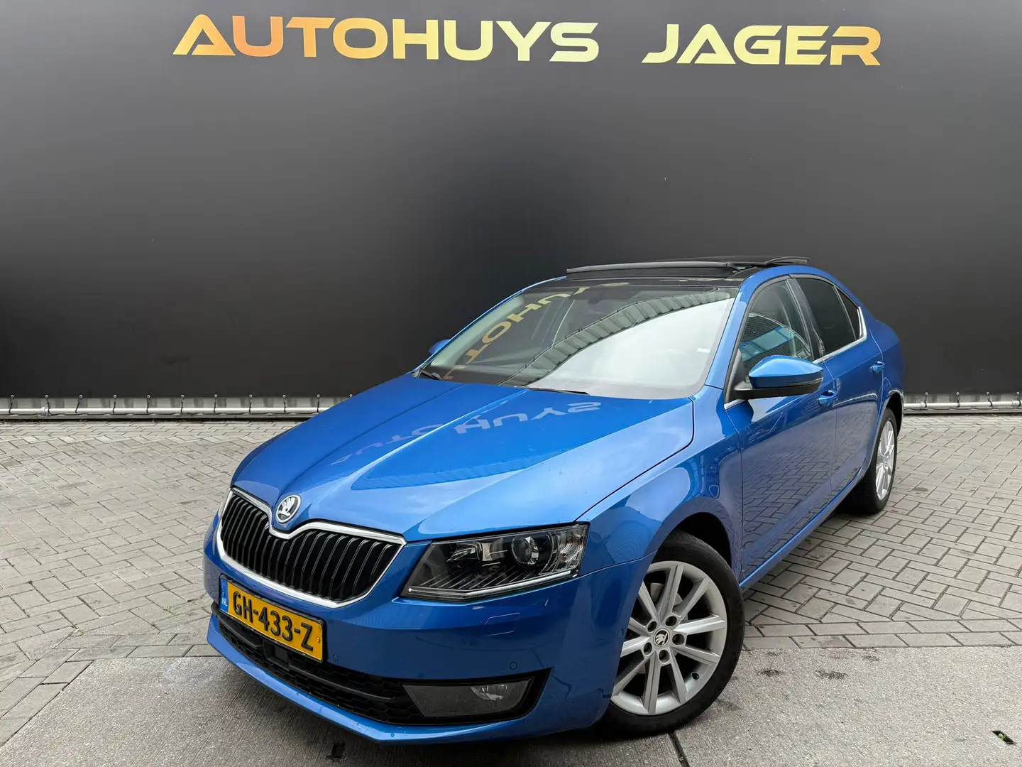 Skoda Octavia 1.4 TSI Greentech Elegance Businessline|Schuifdak| Blauw - 1