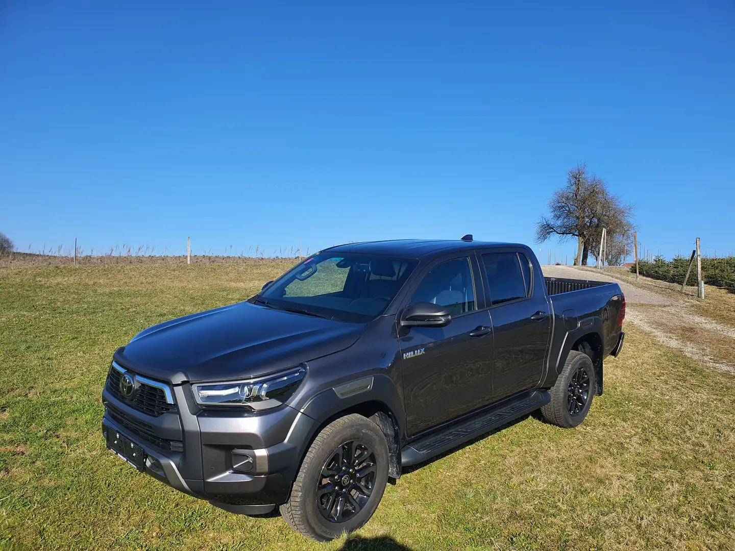 Toyota Hilux Hilux 2,8 D4D DOKA Invincible Grau - 1