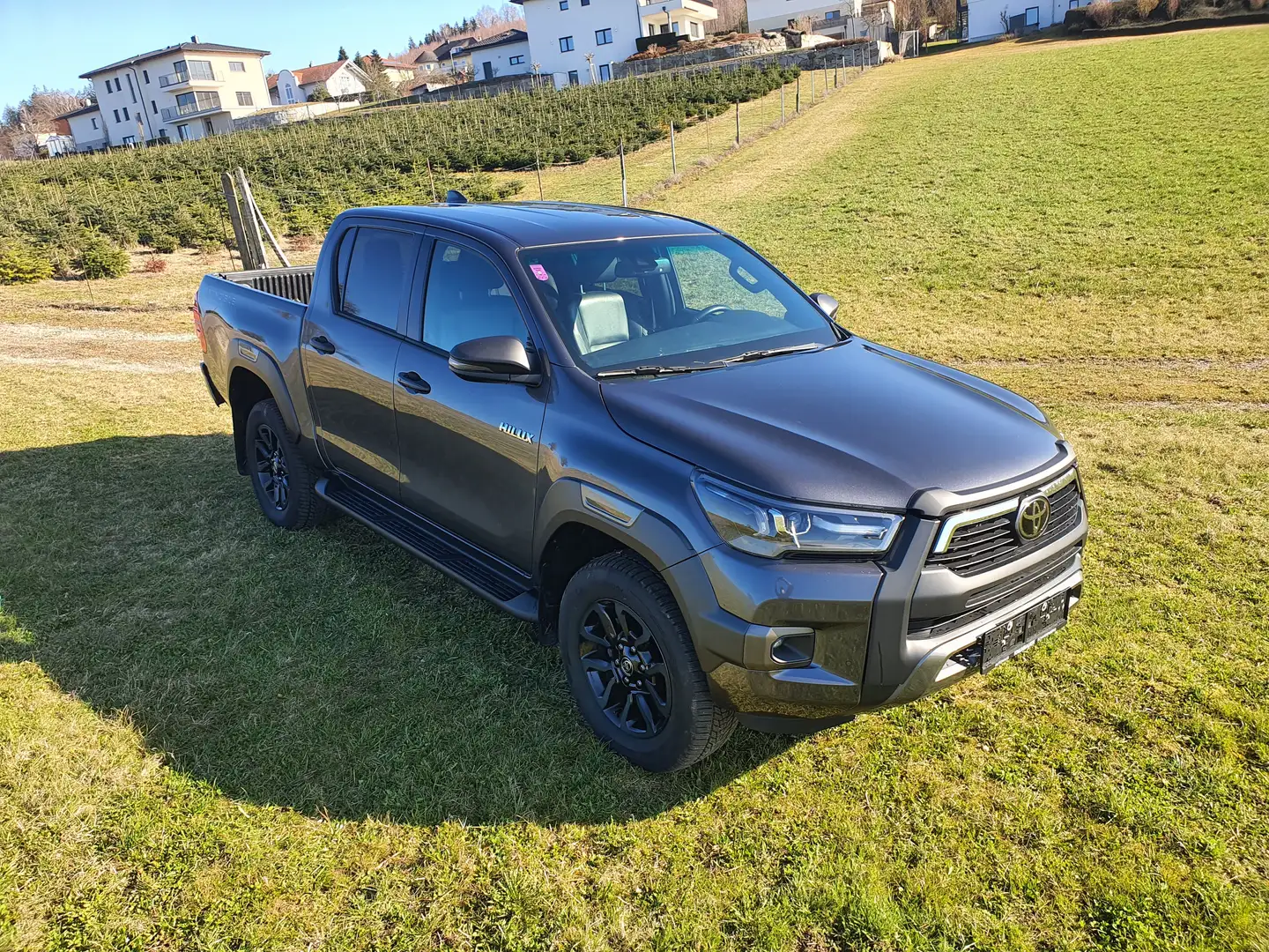 Toyota Hilux Hilux 2,8 D4D DOKA Invincible Grau - 2