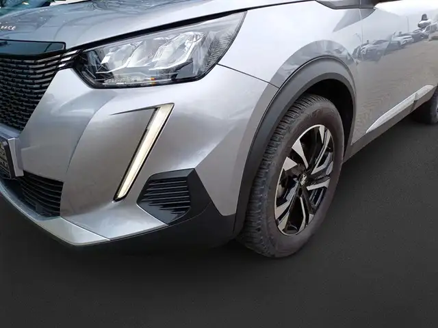 Peugeot 2008 view 9