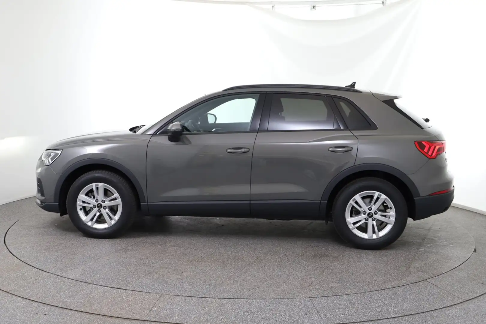 Audi Q3 35 TFSI intense Grau - 2