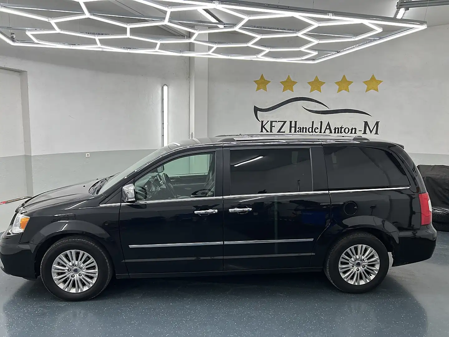 Lancia Voyager Platinum 2,8 CRD 178 PS * 7 SITZER * SOFORT FIN... Schwarz - 2