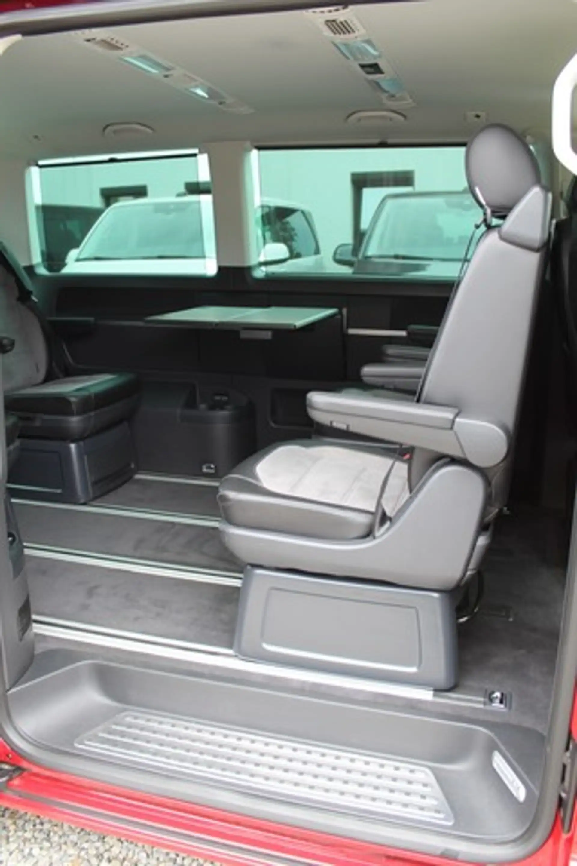 Volkswagen T6.1 Multivan Generation SIX 150PS DSG ACC AHK — photo 15