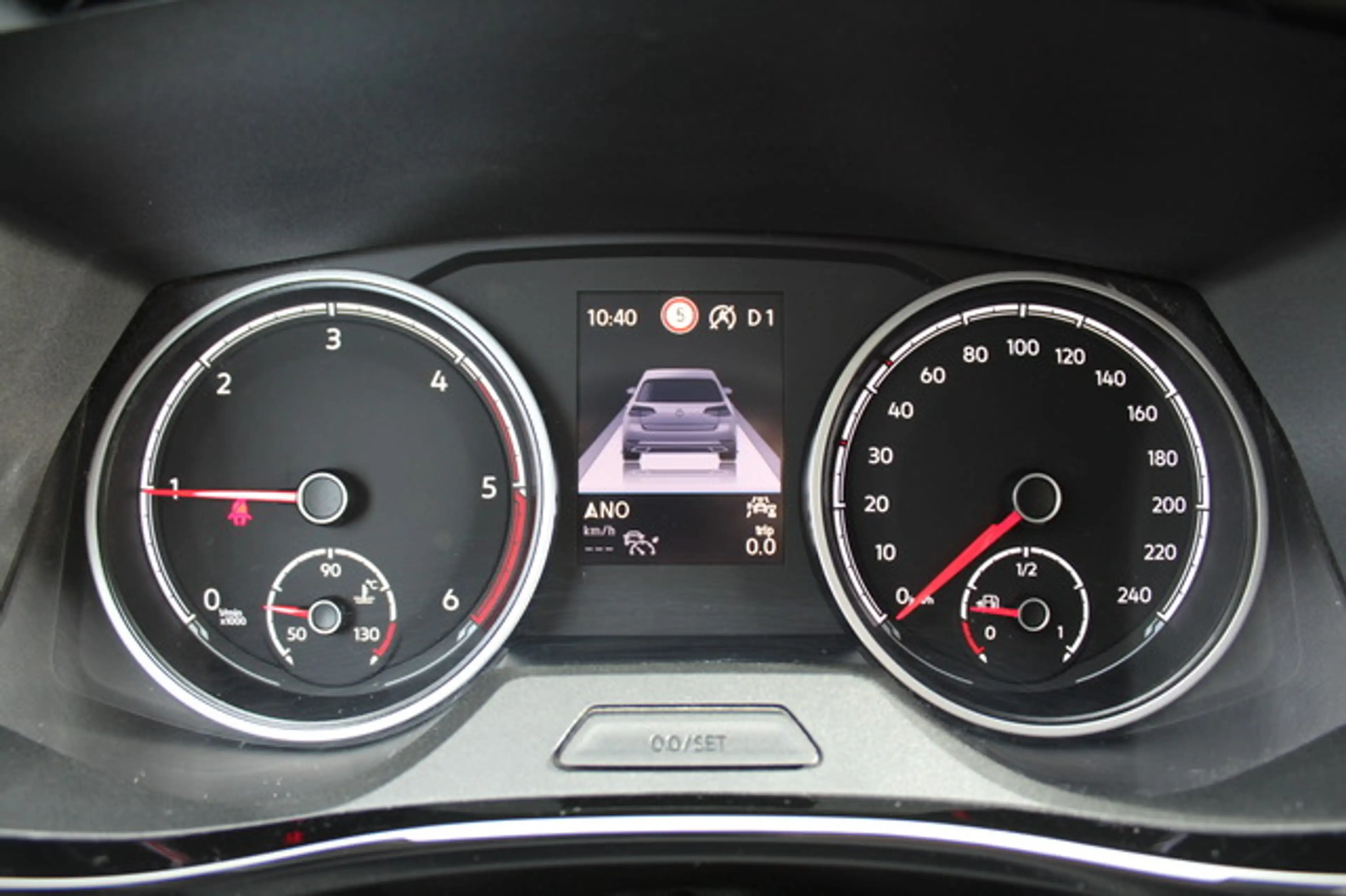 Volkswagen T6.1 Multivan Generation SIX 150PS DSG ACC AHK — photo 9