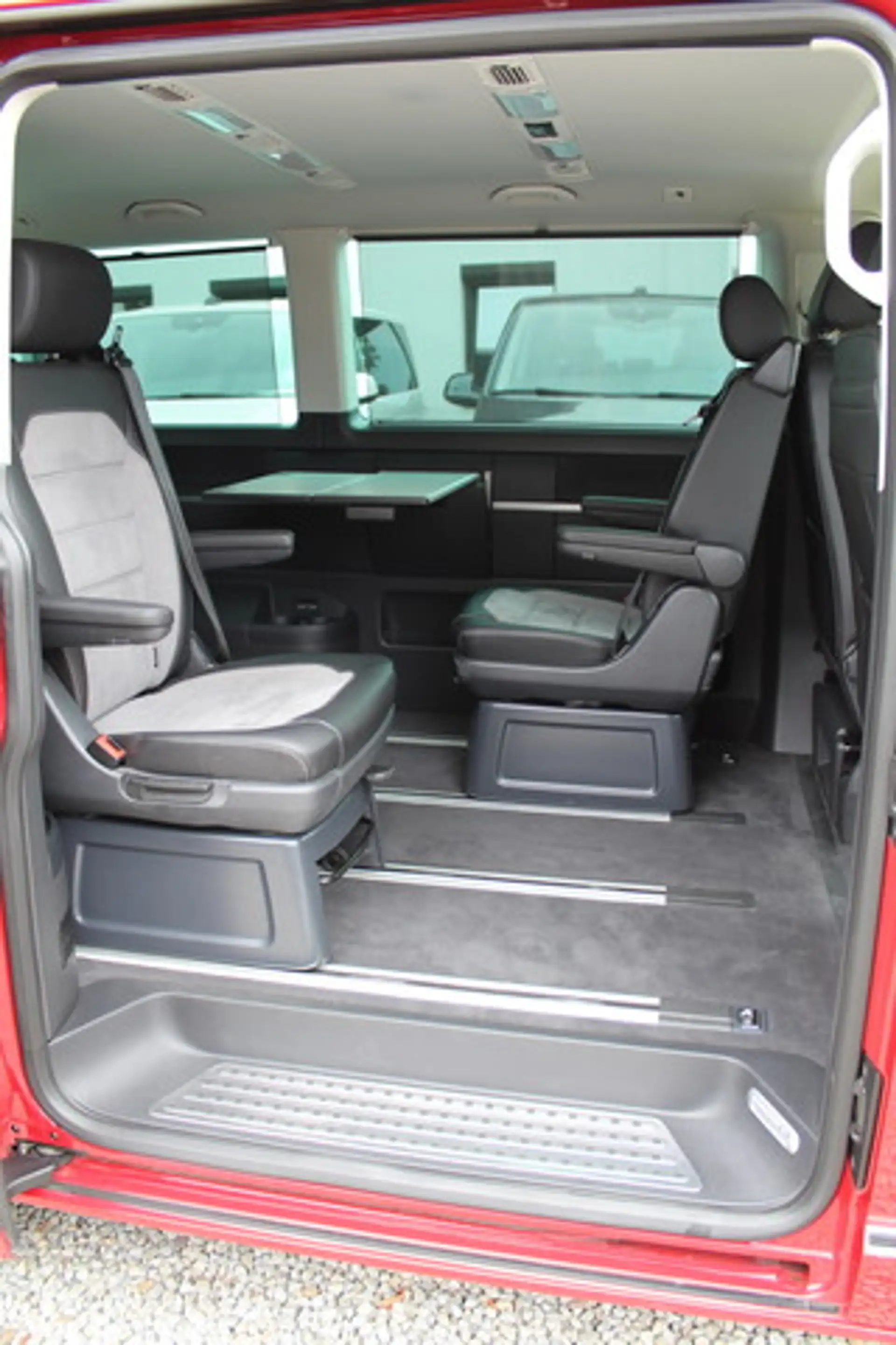 Volkswagen T6.1 Multivan Generation SIX 150PS DSG ACC AHK — photo 14
