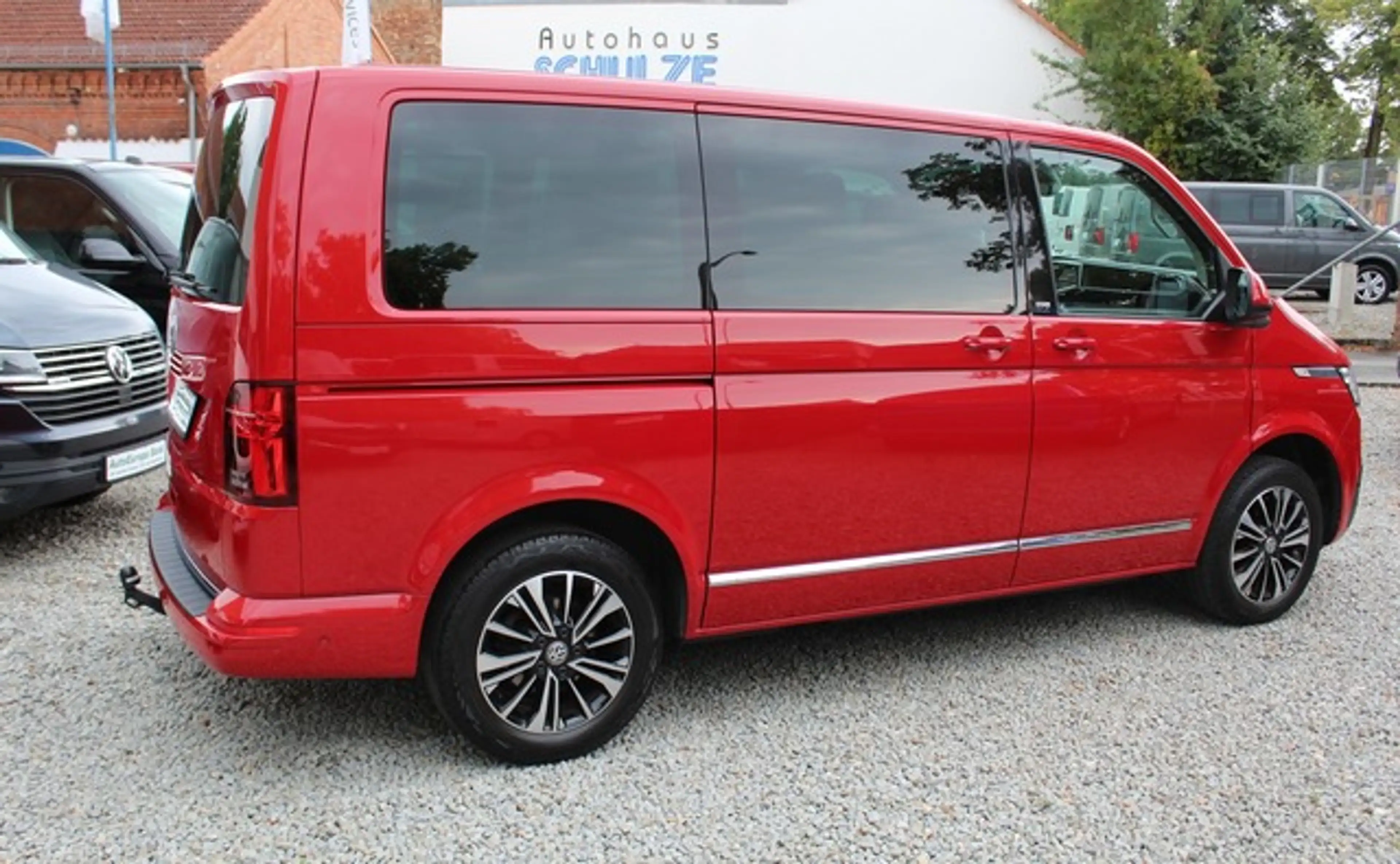 Volkswagen T6.1 Multivan Generation SIX 150PS DSG ACC AHK — photo 3