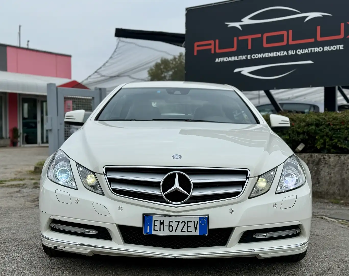Mercedes-Benz E 220 Coupe cdi be Avantgarde 198.000KM Weiß - 2