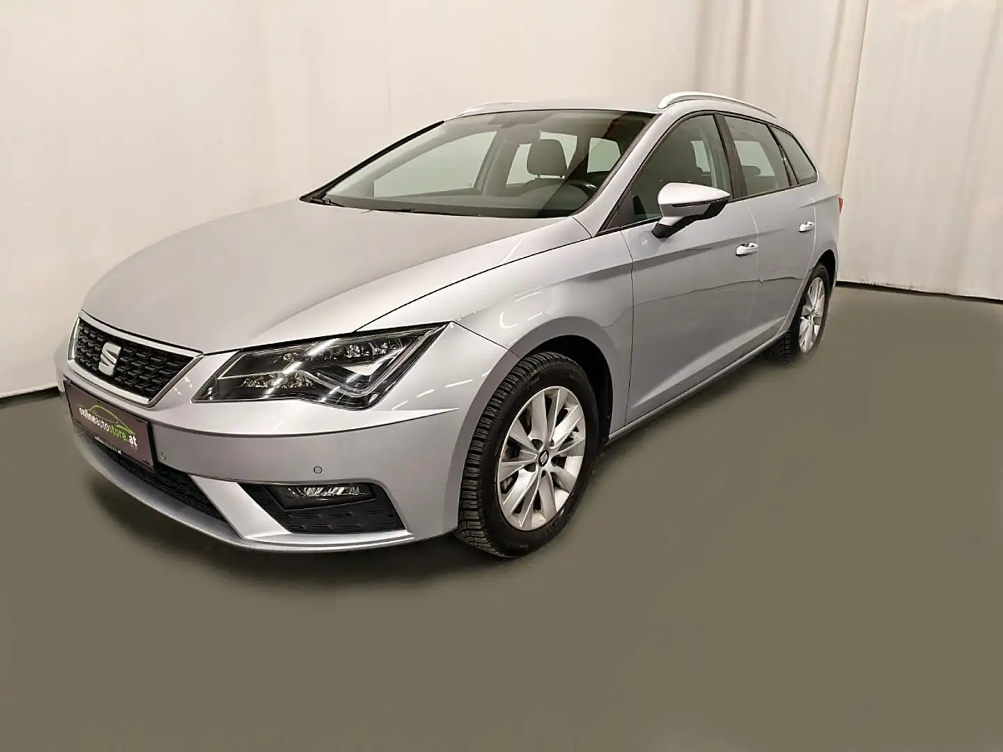 SEAT Leon ST Kombi 1,6 TDI DSG, 1.Jahr Garantie Silber - 1