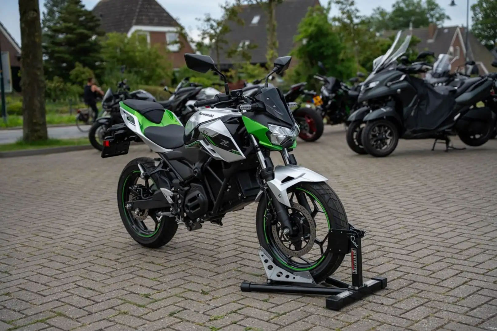 Kawasaki Z-e1 - 2