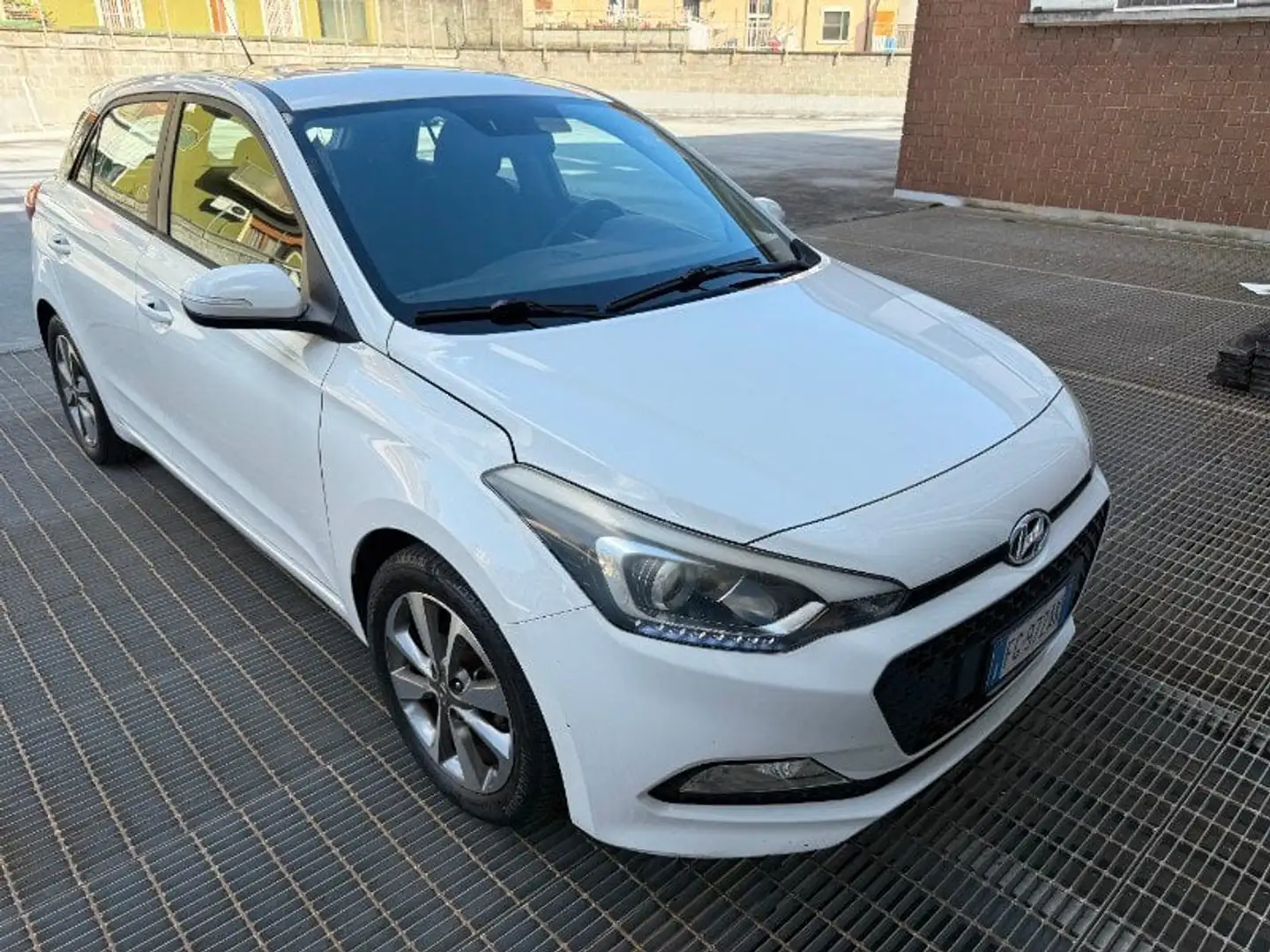 Hyundai i20 i20 1.2 84 CV 5 porte Econext Comfort Bianco - 1