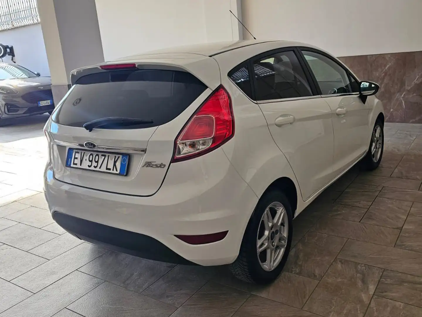 Ford Fiesta Fiesta VI 2013 5p 1.4 Titanium Gpl 92cv Bianco - 1