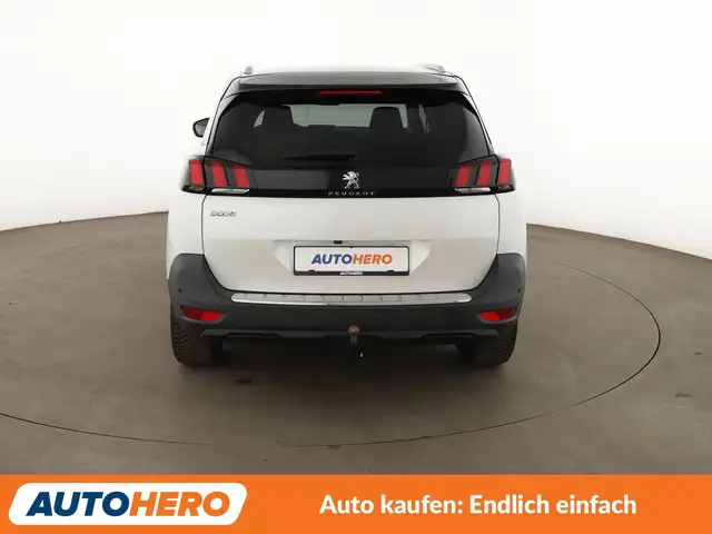 Peugeot 5008 view 5
