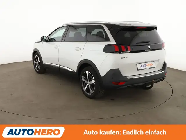 Peugeot 5008 view 4