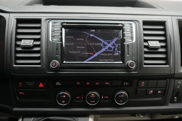 Volkswagen Caravelle view 13