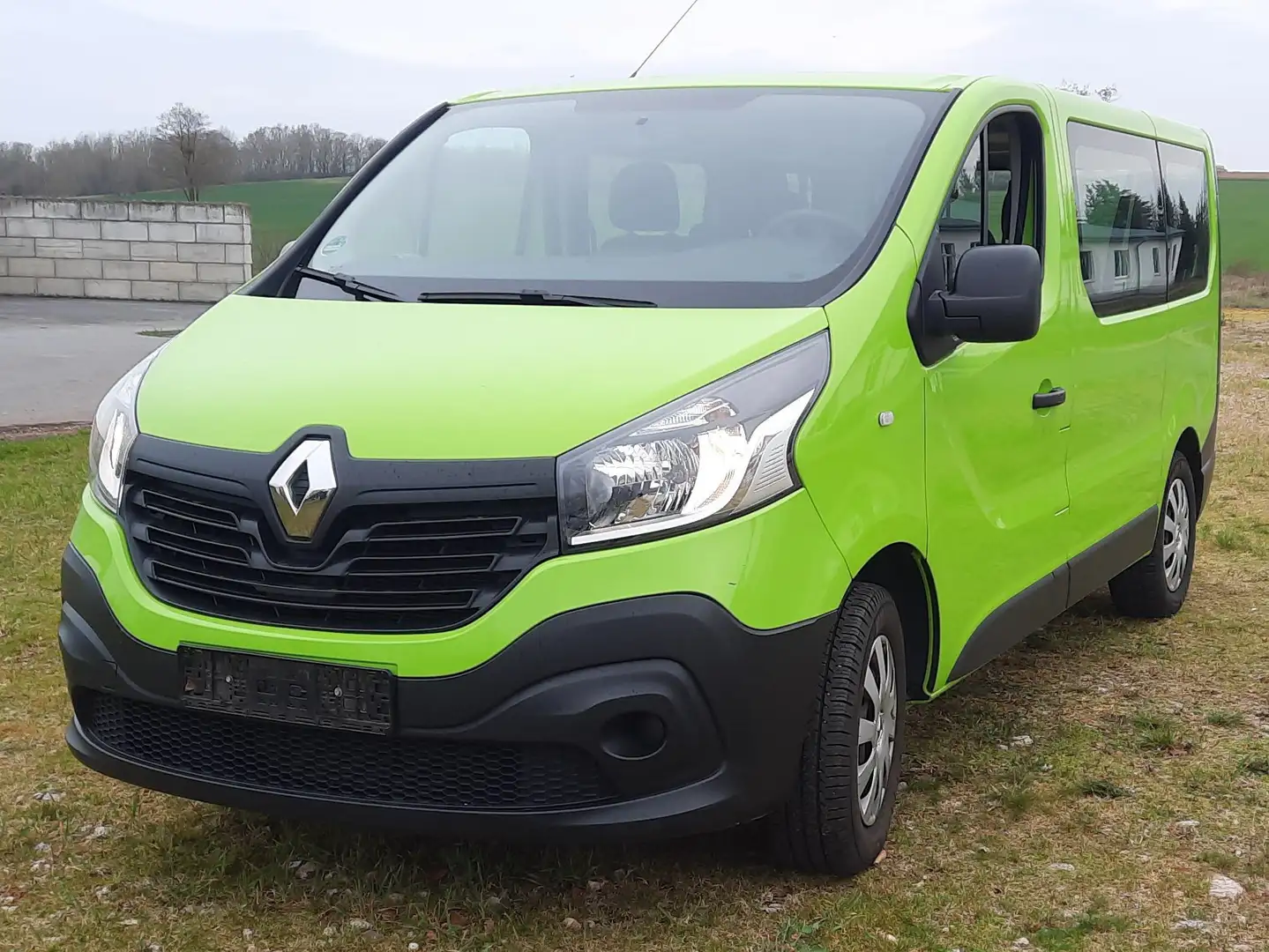 Renault Trafic L1H1 2,7t (8/9 Sitze) Expression Verde - 1