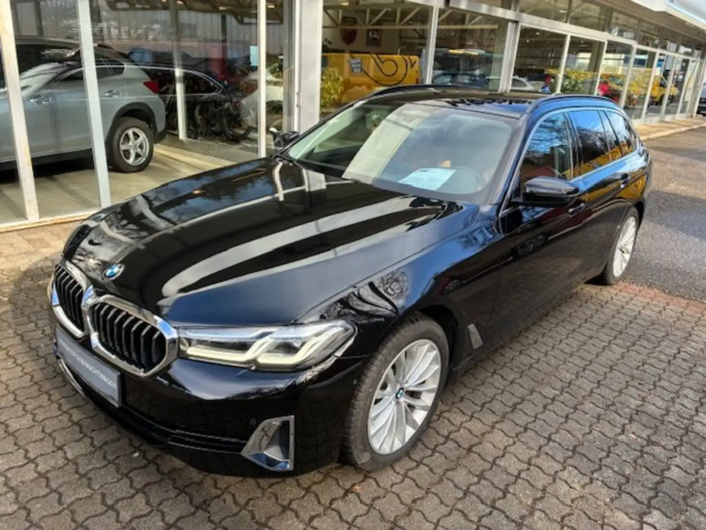 BMW 520 520 d xDrive Luxury Line Schwarz - 2