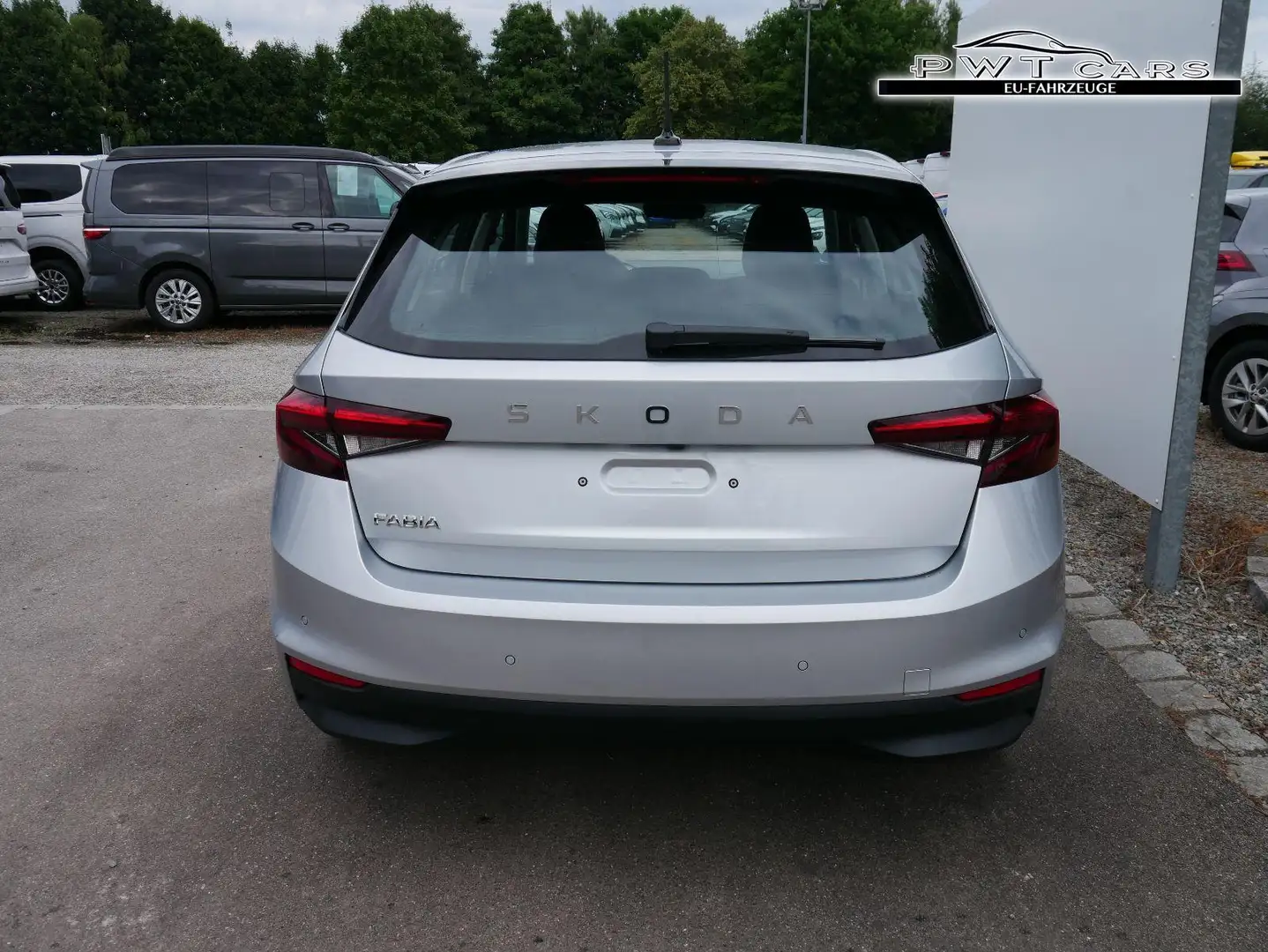 Skoda Fabia 130 Jahre 1,0 MPI*LED*PDC HI.*RFK*APP-CONNECT*S... Silber - 2