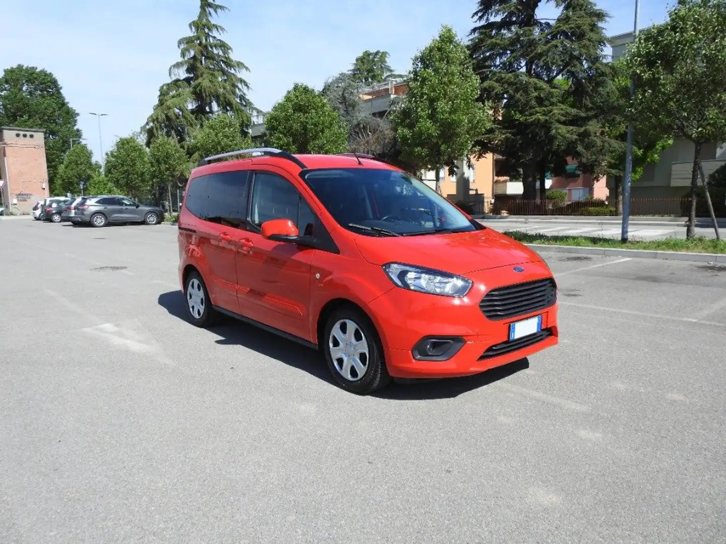 Ford Tourneo Courier 1.0 EcoBoost 100 CV Plus Rosso - 1
