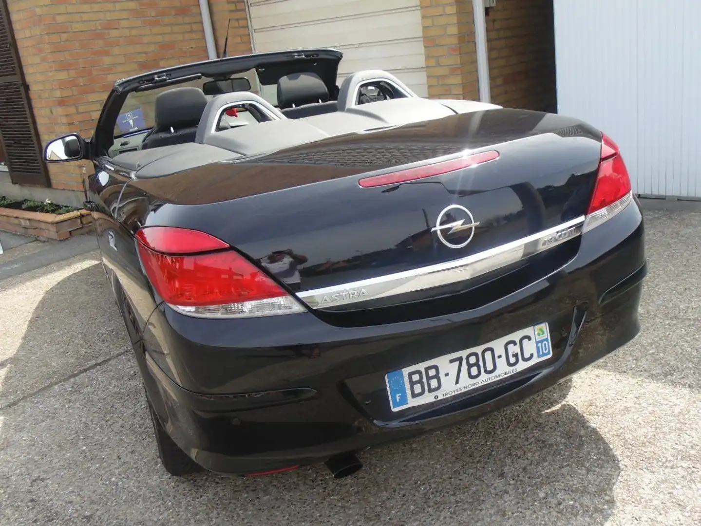 Opel Astra Twintop 1.9 CDTI - 150 FAP 111 Noir - 2
