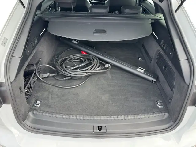 Audi A6 view 14