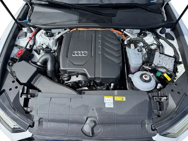 Audi A6 view 12