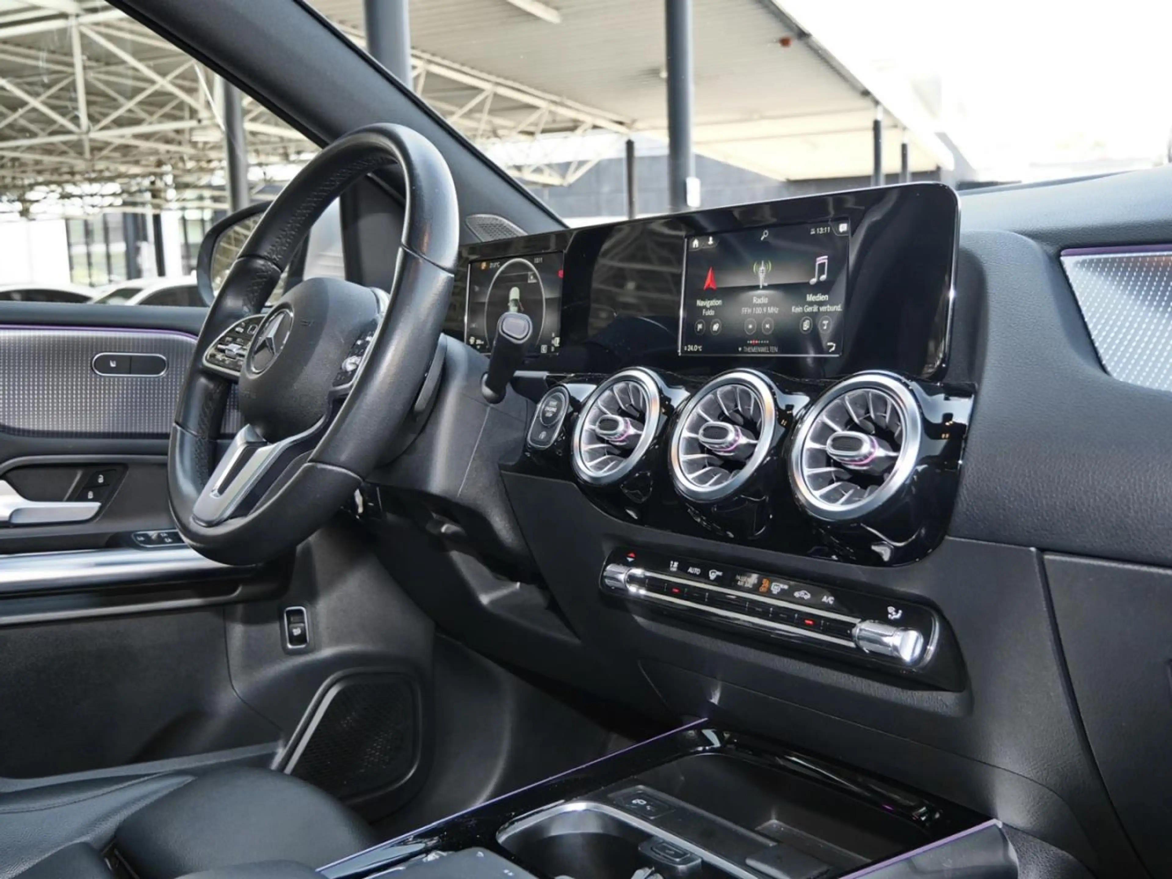 Mercedes-Benz B 180 Progressive EasyPack Panorama 360° Navi — photo 7