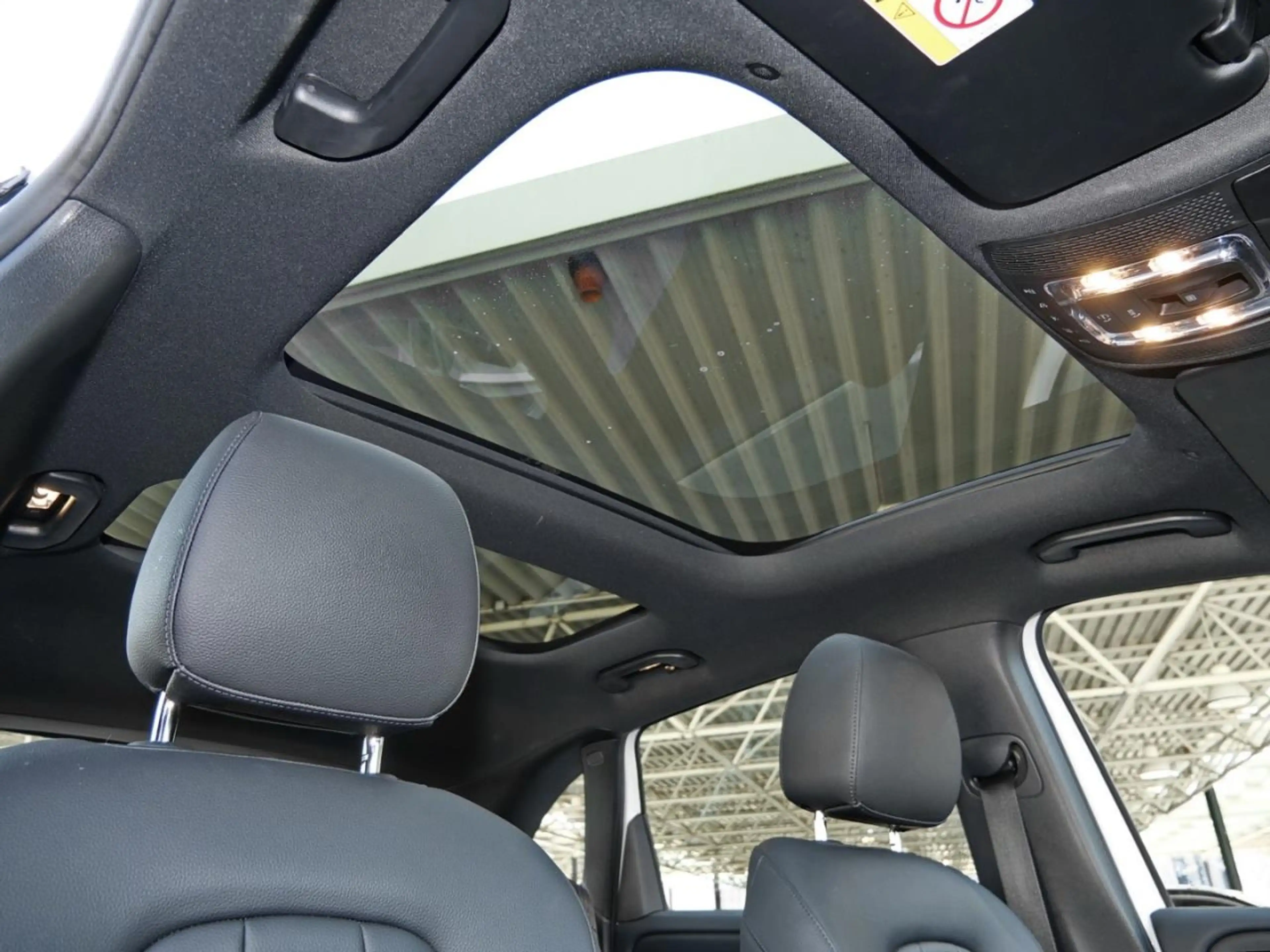 Mercedes-Benz B 180 Progressive EasyPack Panorama 360° Navi — photo 6