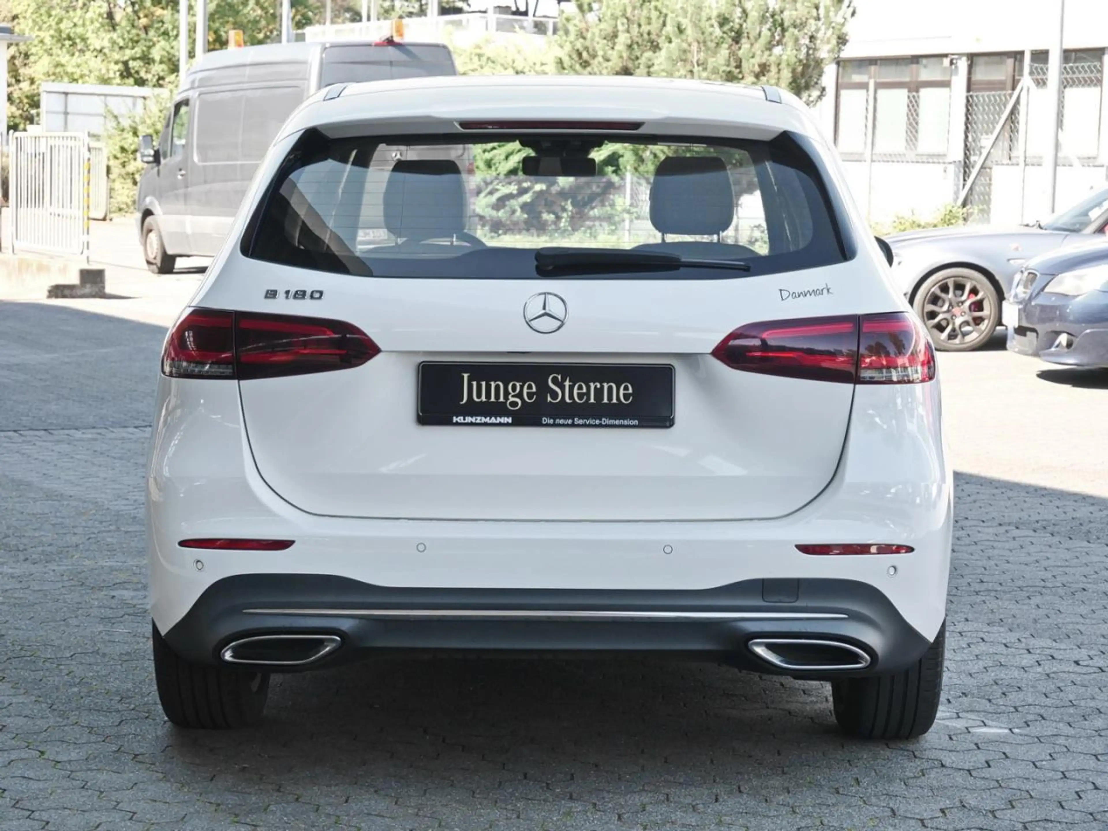 Mercedes-Benz B 180 Progressive EasyPack Panorama 360° Navi — photo 4