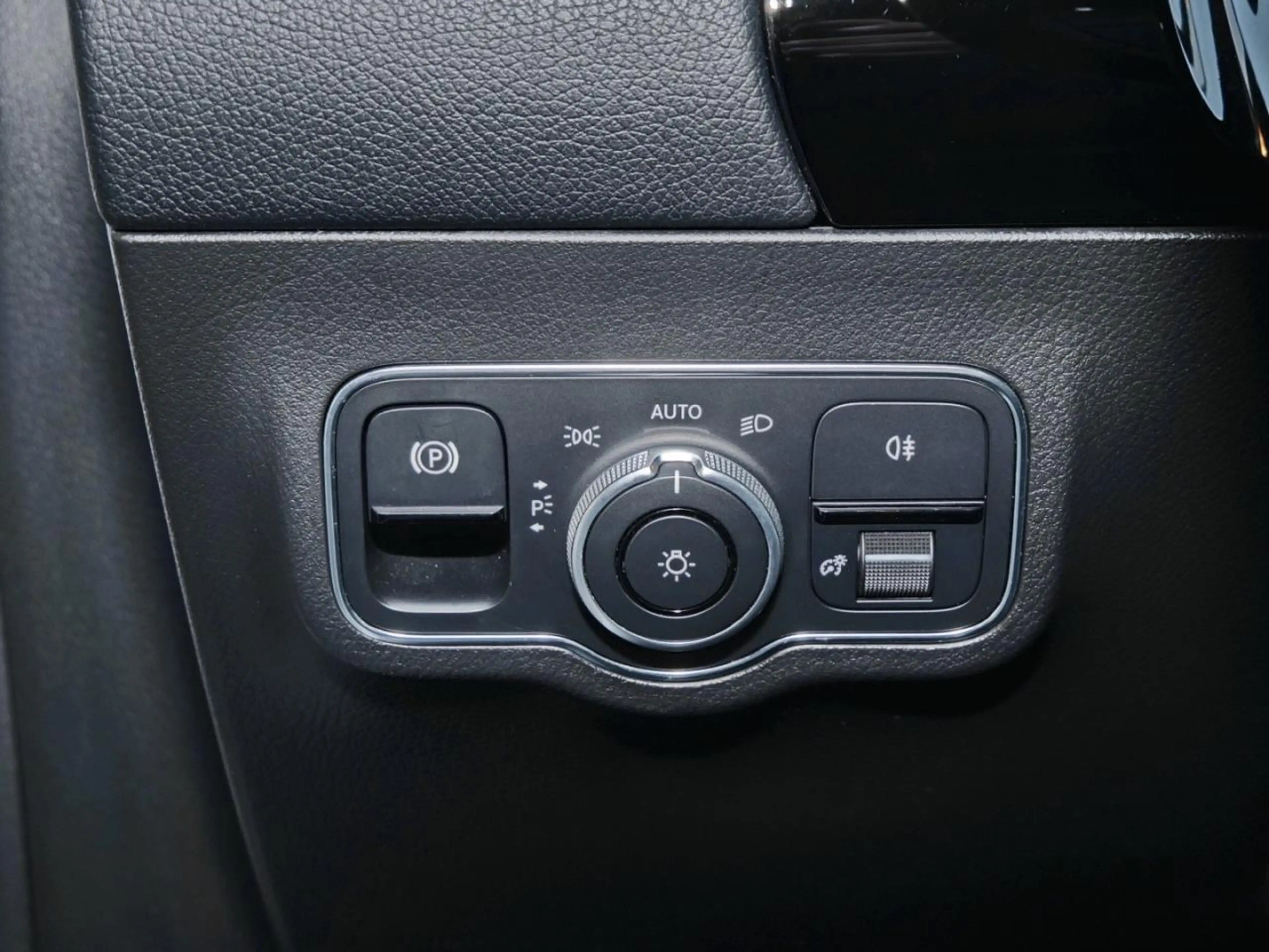 Mercedes-Benz B 180 Progressive EasyPack Panorama 360° Navi — photo 15