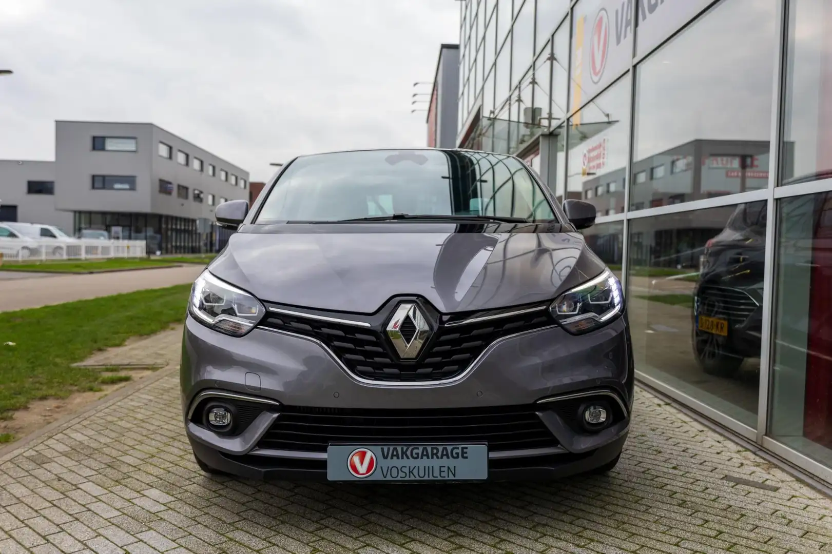 Renault Scenic 1.3 TCe Intens Automaat Grijs - 2