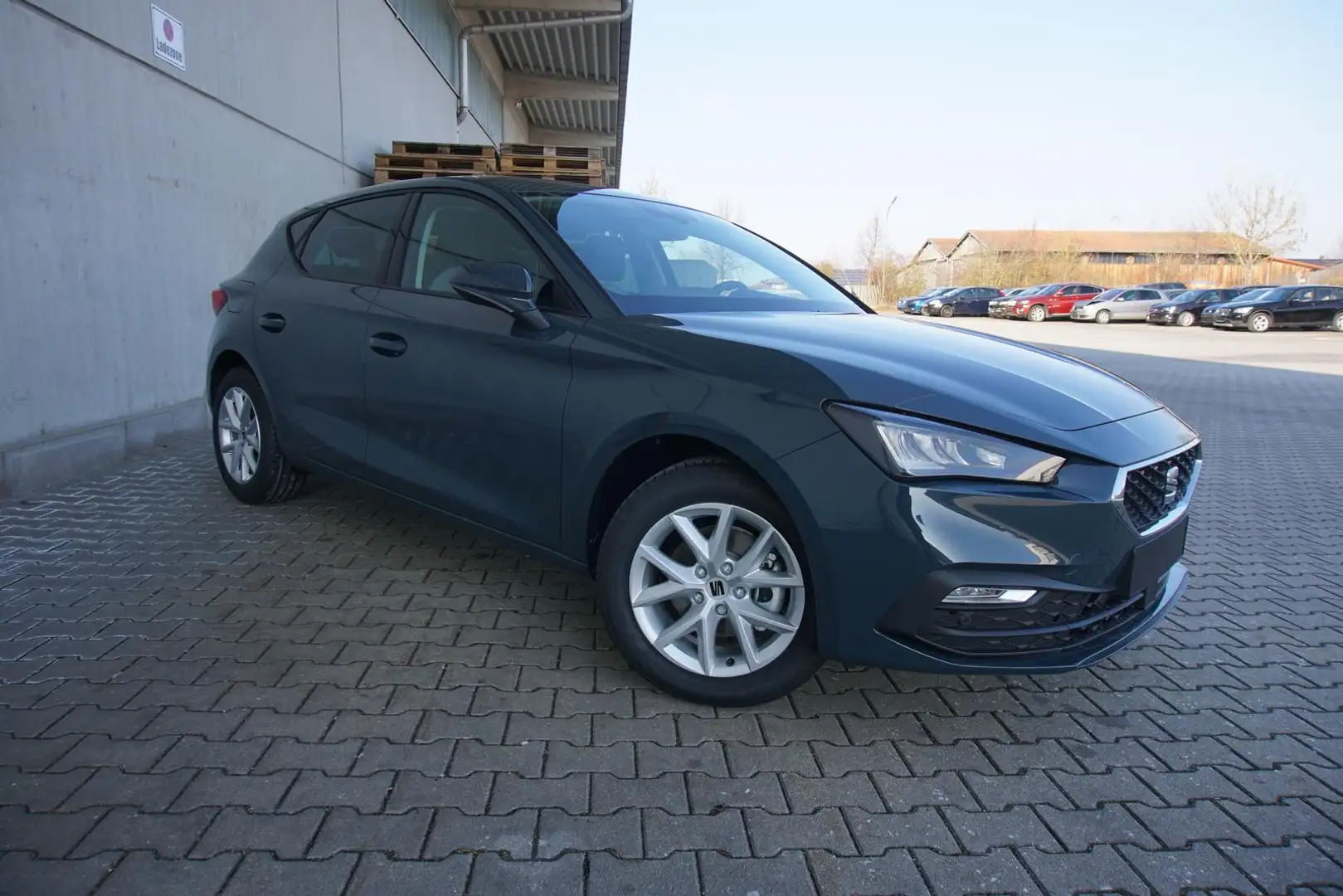 SEAT Leon 1.5TSI Style Navi/MirrorLi Kamera SHZ LED Blau - 1