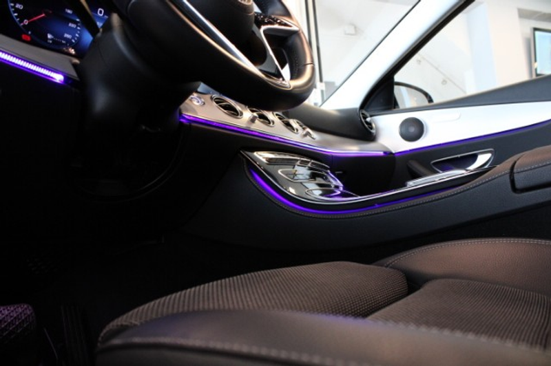 Mercedes-Benz E 200 T Avantgarde 9G-Tr. Rü-Ka LED Navi Widescreen — photo 12